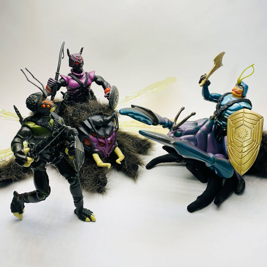 Sectaurs, bataille de Skulk, le Général Spidrax et sa monture Siderflyer contre Pinsor sur sa monture Battle Beetle