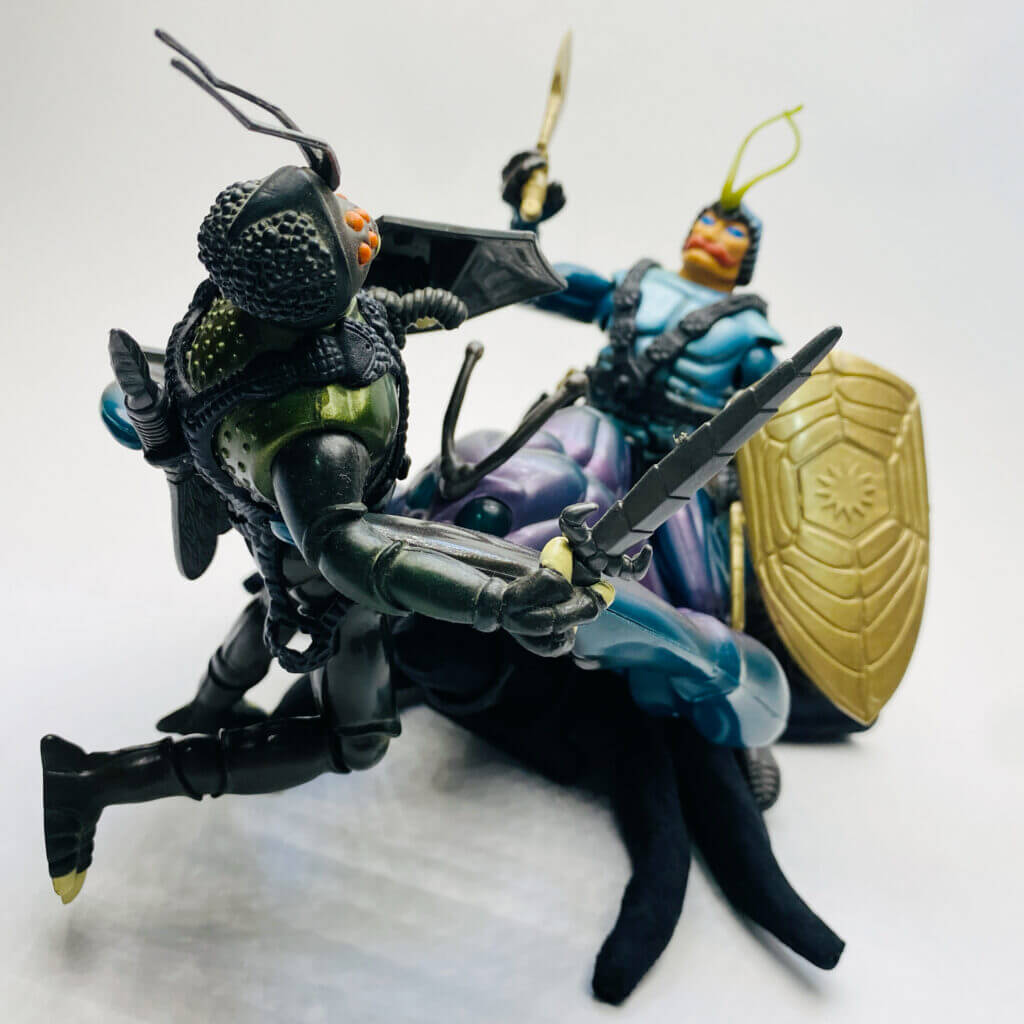 Sectaurs, bataille entre Skulk et Pinsor sur sa monture Battle Beetle
