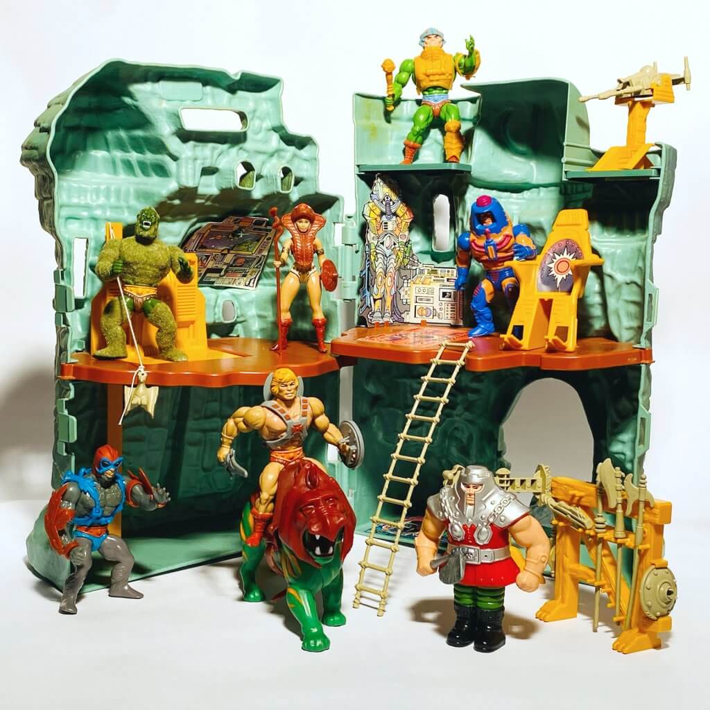 Le Château des Ombres et les figurines MOTU