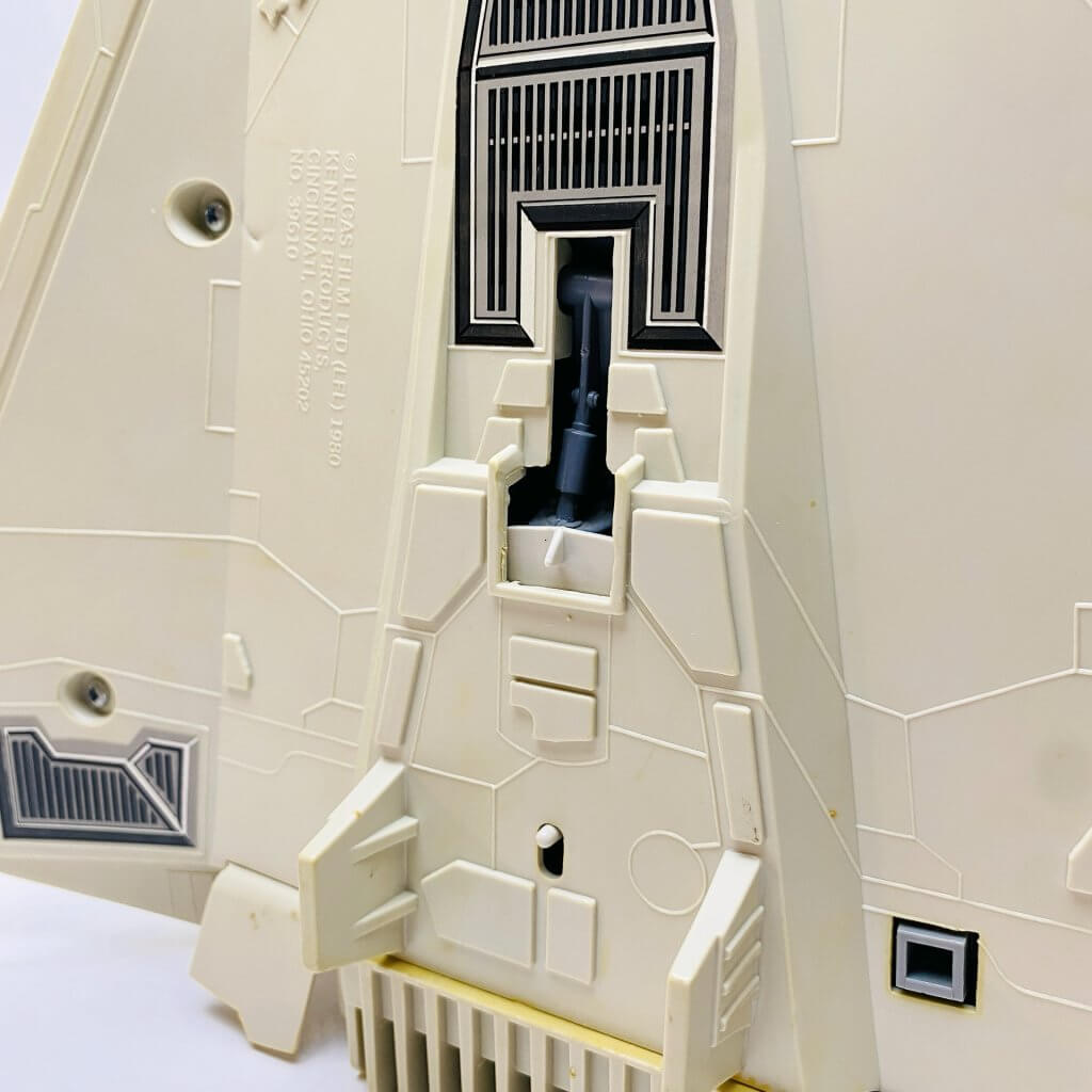 Vaisseau vintage - Snowspeeder Kenner 1980 vue de dessous